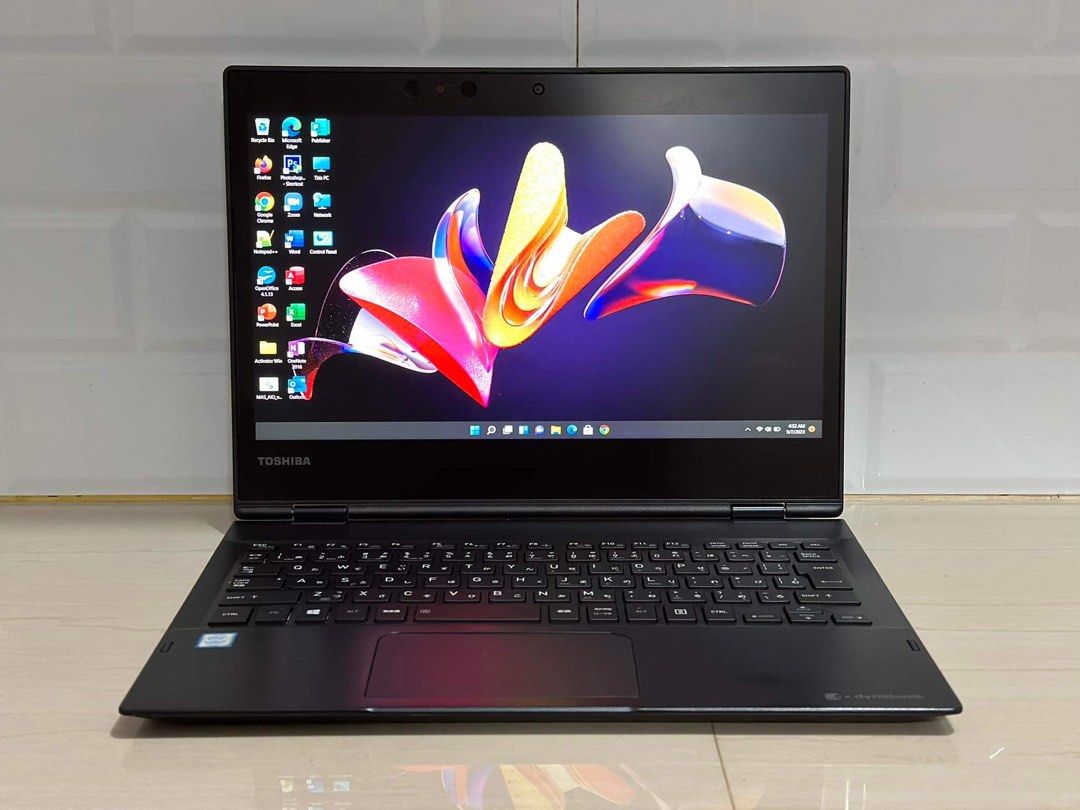 SUPERSLIM TOSHIBA LAPTOP - FLIP | TOUCHSCREEN, GOOD CON.